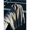 Suéter cárdigan de estilo americano con cuello alto de tres barras para hombre, otoño, tejido de punto a rayas y bloques de color, chaqueta con cremallera, tacto de alta gama