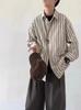 Camisa Retro Japonesa de Rayas Verticales para Hombre Casual Holgada Capa Interior Nicho Estilo de Alta Gama Camisa de Manga Larga