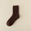Calcetines de terciopelo de coral para hombre, calcetines de otoño e invierno, calcetines gruesos para el suelo con forro polar, calcetines cálidos de color liso para dormir en casa