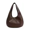 Comercio Exterior Moda Americana Retro Remaches Bolso de Axila para Mujer Principios de Otoño Gran Capacidad Lujo Ligero Tacto de Alta Gama Bolso de Hombro Único