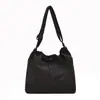 Bolsa de balde plissada de nylon com cordão transfronteiriça modelo novo 2026 cor sólida grande capacidade versátil bolsa de ombro e transversal atacado