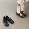 Zapatos retro de pezuña de cerdo para mujer, de suela blanda, con una sola tira, zapatos planos, zapatos de punta dividida para mujer Primavera y Otoño 2026, zapatos Mary Jane