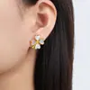 Estilo Minimalista Francés, Elegante y en Capas Conjunto de Joyería con Diseño Incrustado y Colgante de Flor de Cuatro Hojas, Conjunto de Joyería de Acero de Titanio