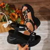 Sandalias deportivas de verano 2026 transfronterizas europeas y americanas con hebilla y diseño calado, sandalias de playa europeas y americanas para mujer, venta al por mayor en tallas grandes