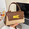Bolsa de Mão de Grande Capacidade da Moda, Nicho, Nova para o Outono de 2026, para Mulheres, Bolsa de Ombro e Transversal Versátil e na Moda