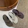 Chanclas Chuyuji retro de suela gruesa para mujer, adecuadas para usar al aire libre, sandalias planas de playa versátiles estilo vacacional de verano 2026