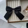 En Stock Negro Versátil Broche de Lazo Decoración Hecho a Mano Desmontable Accesorio para Abrigo Broche con Flor de Cinta