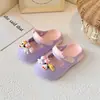 Pantuflas para Niñas 2025 Verano Nueva Moda Versátil Zapatos Individuales Estilo Coreano para Niños Suela Suave Sandalias de Princesa para Niñita