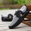 2025 Nuevos Zapatos Tipo Gorro de Verano para Hombre Zapatos Casuales de Lona Cruzados de Frontera Talla Grande Fabricante de Zapatos para Hombre Venta al por Mayor Zapatos Casuales para Hombre
