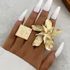 Anillo Metálico Asimétrico de Moda Exagerado de Gama Alta Europeo y Americano Set de Anillos Joyería para Mano Joyería de Anillo Estilo Flor Plegada