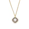 Conjunto de Joias Luxo Leve Zircônia Diamantada Completa Pulseira Brincos Colar Banhados a Ouro 18K Toque de Alto Padrão Não Desbota Versátil Joias para Mãos