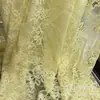 Cor sólida renda sem elasticidade vazada flor solúvel em água vestido top vestuário tecido de renda pano atacado