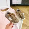 Zapatillas de colores bloqueados estilo coreano para niñas, nuevo modelo primavera y otoño 2026, diseño versátil de suela blanda, zapatos casuales para niñas mayores
