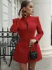 Moda Femenina Europea y Americana Transfronteriza Aliexpress Venta Caliente Elegante Sexy Hueco Ajustado Elegante Hombro Acolchado Color Sólido Vestido Simple