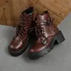 Botas de tornozelo quadradas da moda com fivela e solas grossas para mulheres, nova coleção outono/inverno 2026, cadarço frontal, estilo britânico, botas Martin estilosas
