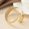 Europa y Estados Unidos suministro transfronterizo moda corte curvo liso pulsera oro apertura ajustable escalonada pulsera brazalete mujer