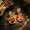 Pendientes grandes exagerados de estilo retro de corte, de resina, de alta gama, de nicho, ligeros, de lujo, geométricos e irregulares, al por mayor