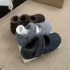 Zapatos de algodón de nuevo estilo, zapatos Mary Jane retro, zapatos grises para mujer con forro polar, 2025 con suela blanda, zapatos de felpa cálidos de invierno, zapatos Birkenstock de nuevo estilo