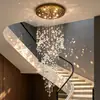 Araña de cristal de lujo ligero transfronteriza para escaleras, para villas con espacios abiertos de doble altura y escaleras de caracol, con un diseño elegante, moderno y de alta gama