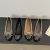 Sapatilhas Mary Jane estilo Chanel, sapatos de bico redondo para mulheres, nova coleção outono/inverno 2026, sapatilhas em formato de ovo