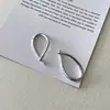 Pendientes de Aro Retorcidos Minimalistas para Mujer, Estilo de Lujo Ligero de Alta Gama, Aros con Cierre de Plata, Pendientes Versátiles de Moda de Nicho