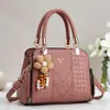 Novo Estilo Western Chic Nicho Luxo Leve High-End Requintado Doce Bolsa Quadrada Pequena Transfronteiriça Simples Gravada para o Dia a Dia