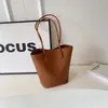 Bolsa Tote Grande Simples de Novo Estilo 2026 para Mulheres, Bolsa de Ombro Casual Fofa para Primavera e Verão, Bolsa Grande Retro para o Dia a Dia