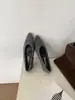 Mocassins Versáteis de Salto Baixo Estilo Coreano com Forro de Lã em Estoque Sapatos Casuais Femininos Outono/Inverno 2025 para Uso Externo Sapatos Peludos Simples
