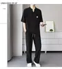 Camisa polo americana retrô transfronteiriça, camiseta masculina da moda com retalhos coloridos, conjunto de seda gelada de caimento solto para homens no verão