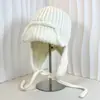 Chapéu de Lã com Cadarço de Cor Sólida e Proteção para Orelhas Chapéu Voador Feminino Versátil Outono e Inverno Quente Chapéu Lei Feng para Mostrar o Rosto Tendência
