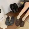 Zuecos Birkenstock de lana con lunares estilo coreano para mujer, nuevos de otoño/invierno, suela gruesa, zapatos Birkenstock grises