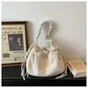 Bolsas tote de veludo por atacado para mulheres, novos estilos, grande capacidade, fecho de cordão, adequadas para o dia a dia, bolsas de ombro estilosas, bolsas transversais da moda