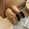 Botas Curtas Fofas com Laço Bico Redondo Femininas 2026 Outono/Inverno Novas Casuais Versáteis Leves Solado Macio Botas Curtas de Cano Curto
