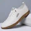 Zapatos blancos de verano para hombre, zapatillas slip-on transpirables de suela blanda versátiles, zapatos casuales de moda, zapatos de vestir para hombre estilo británico