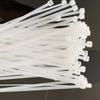Abraçadeiras de Nylon Autotravantes Padrão Nacional 8*300 Personalizadas Amarradas com 7.6 Resistentes à Tração 100 Pacotes de Organização de Cabos Negrito Fábrica