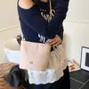 Bolso Tejido de Color Sólido de Moda para Mujer con un Toque de Lujo, Elegante Bolso de Hombro, Bolso Cubo, Bolso Simple Versátil Moderno Artístico