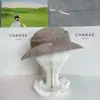 Sombrero de Cubo de Moda Estilo Hepburn con Logo Pequeño, Elegante y Versátil Sombrero de Punto Transpirable para Protección Solar para Mujer en Otoño