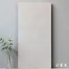 Azulejos de microcimento, 400x800, para piso, em estilo minimalista e sereno, com acabamento suave e fosco, adequados para cozinhas, varandas e banheiros