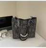 Bolso de Hombro Grande Retro de Alta Gama Transfronterizo para Mujer 2025 Nuevo de Moda Versátil Casual Gran Capacidad Bolso Tote para Viajar