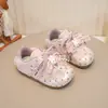 Zapatillas estilo princesa para niños, colección primavera y otoño, nuevo diseño de lazo, transpirables, suela suave, antideslizantes, versátiles, zapatillas de bebé Forrest Gump