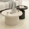 Sala de estar na cor creme, conjunto de mesa de centro redonda para uso doméstico, design moderno e minimalista, adequado para apartamentos pequenos, mesa lateral para sofás e mesa minimalista para varanda