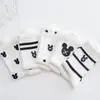 Calcetines Dongdaemun de Corea del Sur de Alta Elasticidad con Dibujos Animados de Media Pantorrilla para Hombres y Mujeres Cabeza de Ratón Blanca y Negra Calcetines Deportivos Versátiles