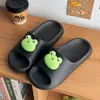 Pantuflas de suela gruesa para mujer para uso doméstico en verano, decoraciones de zapatos DIY, sandalias de moda antideslizantes resistentes al desgaste de dibujos animados para parejas en interiores para el baño
