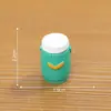Micro-paisaje Retro Nostálgico Gorra Militar Bolsa de Tela Verde Objetos Viejos Casa de Muñecas DIY Accesorios Decorativos Mini Adornos Pequeños