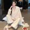 Pijama Sexy de Terciopelo de Isla para Mujer Otoño e Invierno Estampado de Leopardo Estilo Puro Deseo Tirantes Doble Cara de Terciopelo Cálido y Engrosado Ropa de Casa Conjunto de Tres Piezas