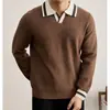 Camisa polo masculina retro britânica em blocos de cor, suéter casual de manga comprida para o outono e inverno