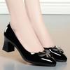 Zapatos de tacón grueso de una sola capa para mujer 2023 nuevos de cuero suave suela blanda zapatos de verano para mujer zapatos para madre de mediana edad zapatos de cuero para mujer primavera y otoño