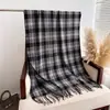 Novo Cachecol Xadrez de Alta Qualidade Imitação de Caxemira para Outono e Inverno para Homens e Mulheres, Cachecol de Borla Quente e Fashionável para o Dia a Dia, Par