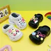 Nuevos zuecos infantiles florales rosa y amarillo transfronterizos con suelas gruesas para uso en exteriores, pantuflas de playa para bebé, sandalias de exterior