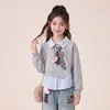 Conjunto de otoño para niñas, estilo preppy, conjunto de dos piezas para niñas de secundaria, que consta de una sudadera de imitación de dos piezas y jeans, perfecto para principios de otoño.
